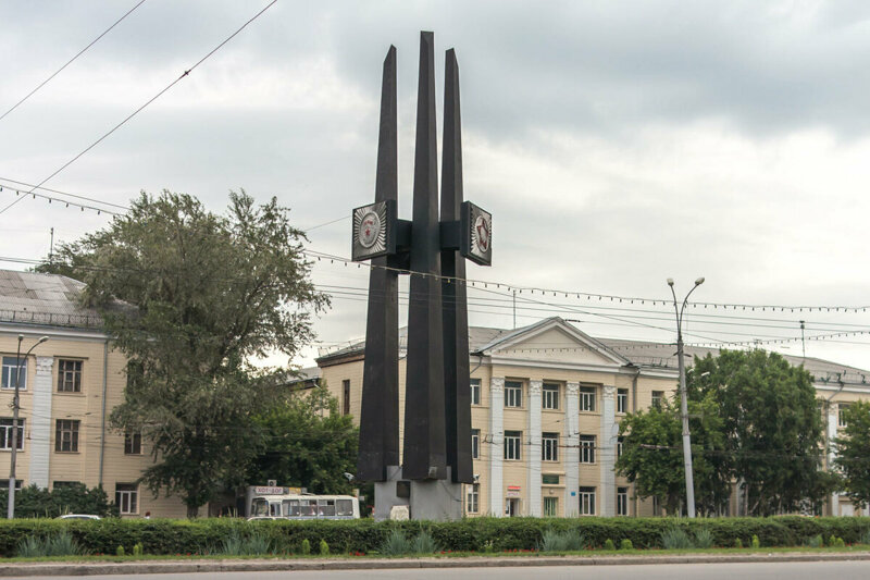 Улиц, посвященных историческим событиям и реалиям, здесь немного