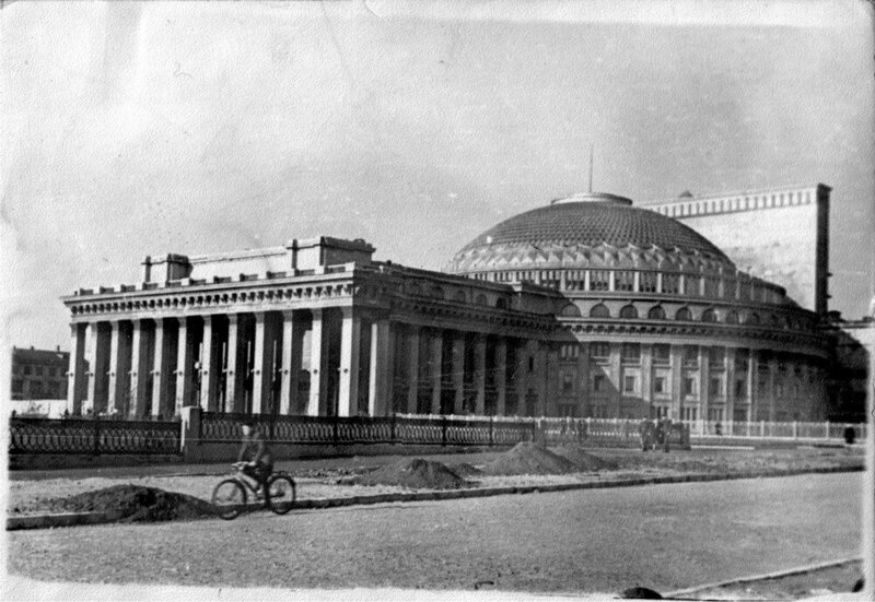   1944 .     