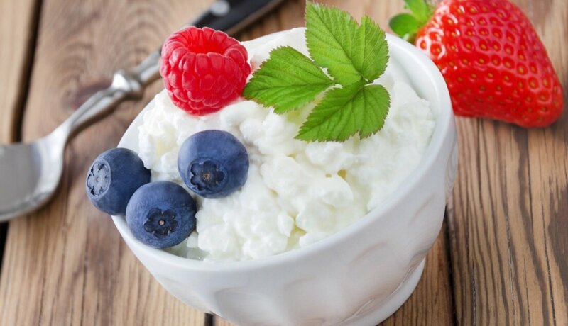 Пейте, дети, молоко! Когда включать коровье молоко и молочные продукты в рацион ребенка